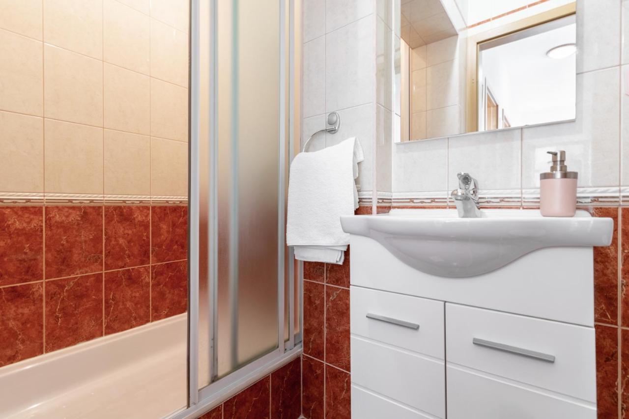 Apartmani Roko 바스카보다 외부 사진